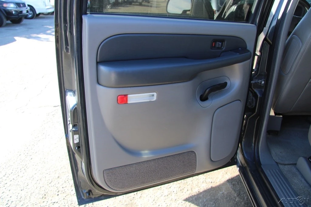 2003 GMC Yukon 2nd Gen - Image 17 of 21