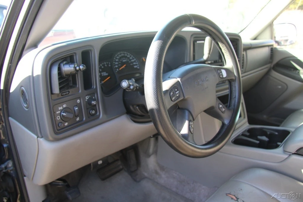 2003 GMC Yukon 2nd Gen - Image 13 of 21