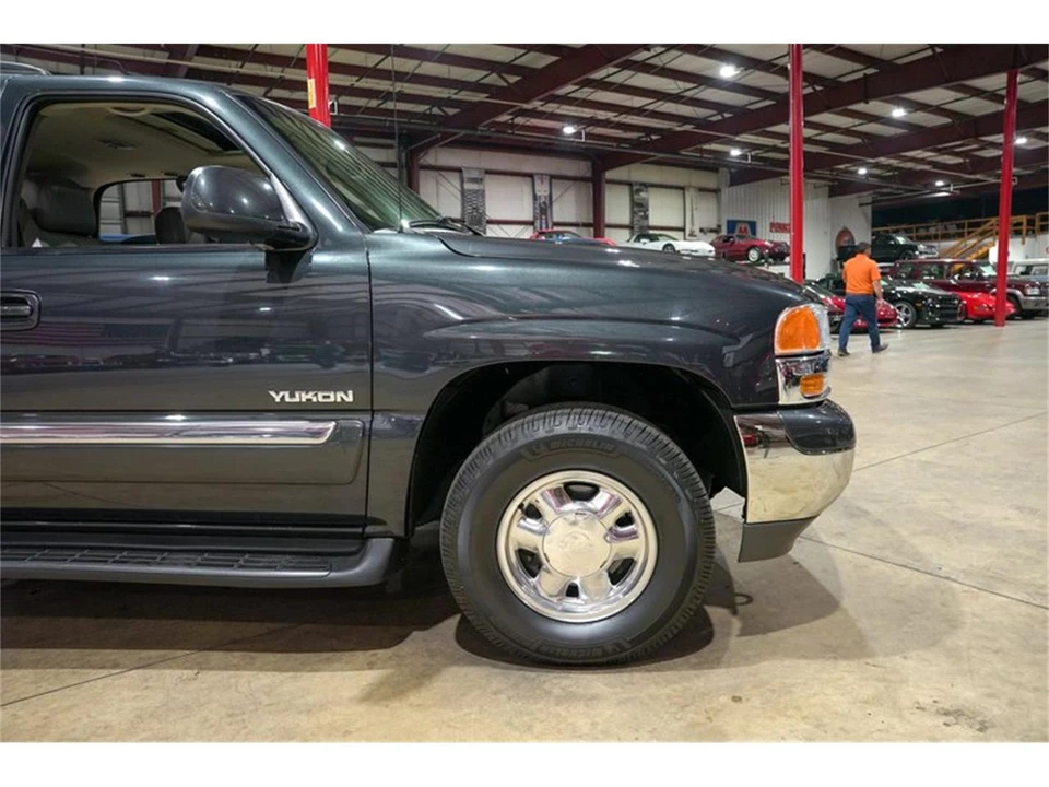 2003 GMC Yukon 2nd Gen - Image 11 of 31