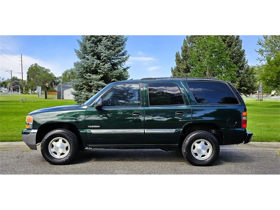 2003 GMC Yukon 2nd Gen - Image 2 of 31