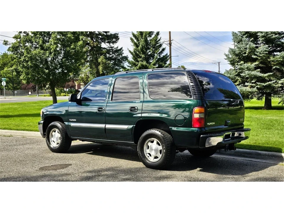 2003 GMC Yukon 2nd Gen - Image 3 of 31