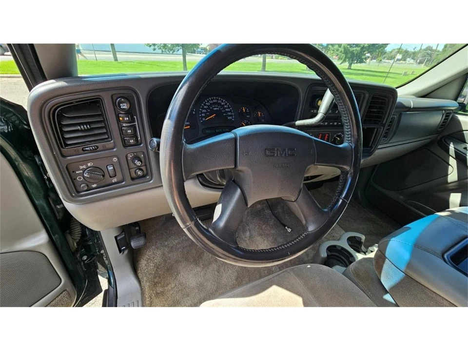 2003 GMC Yukon 2nd Gen - Image 17 of 31
