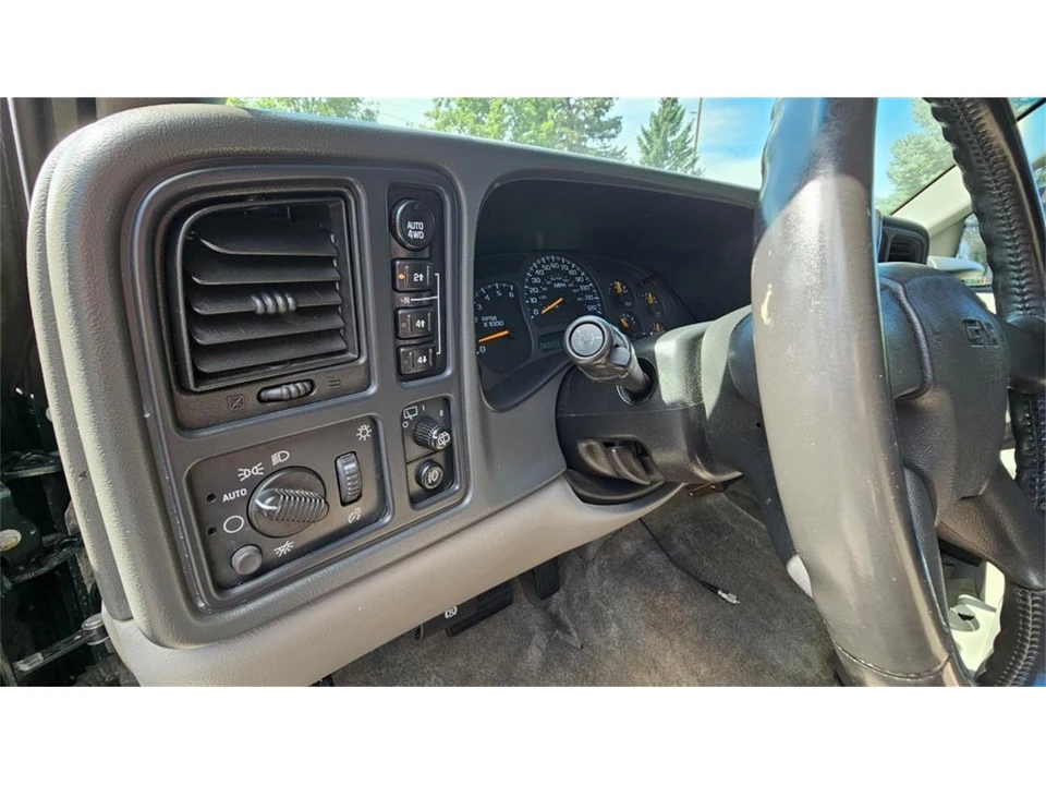 2003 GMC Yukon 2nd Gen - Image 19 of 31