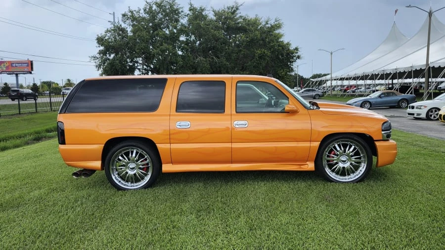 2003 GMC Yukon 2nd Gen - Image 2 of 9