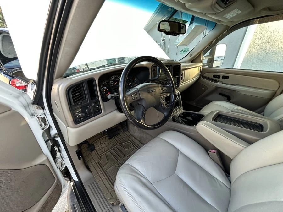 2003 GMC Yukon 2nd Gen - Image 24 of 25