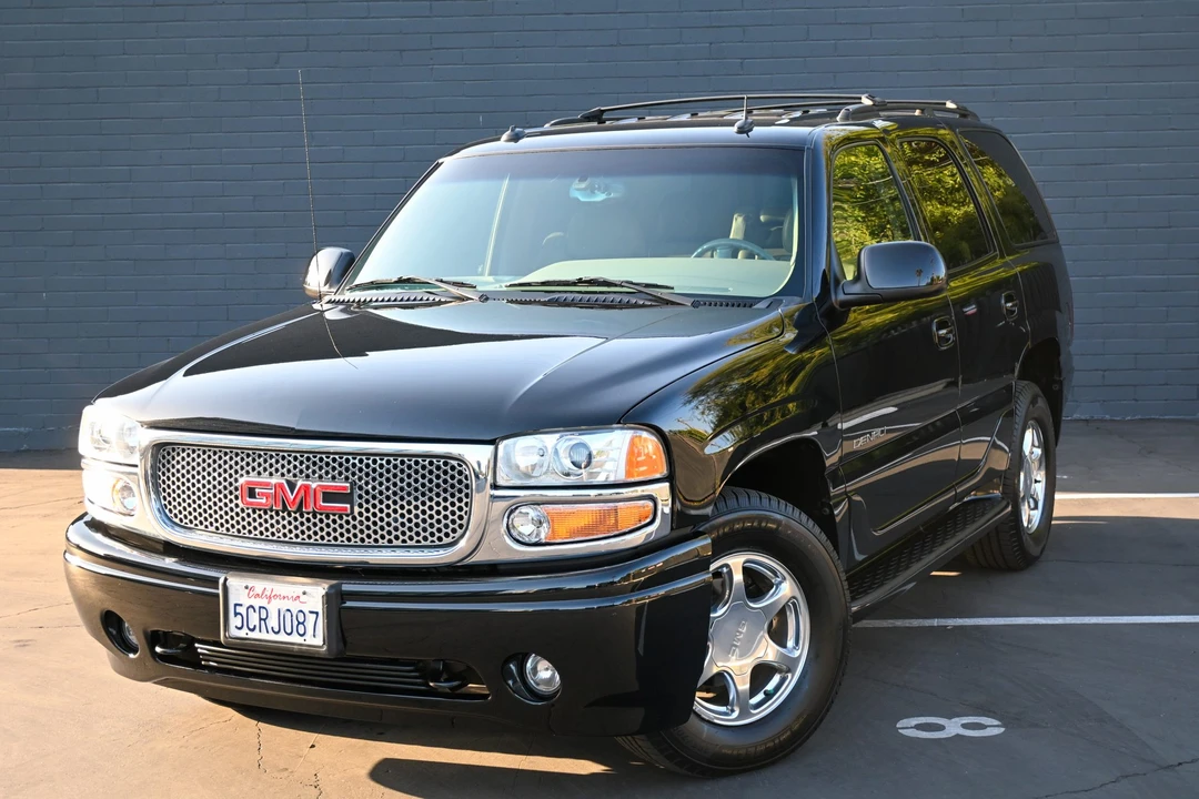 2003 GMC Yukon 2nd Gen - Image 2 of 31