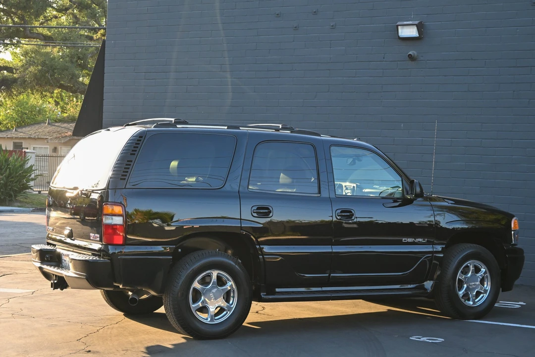 2003 GMC Yukon 2nd Gen - Image 19 of 31