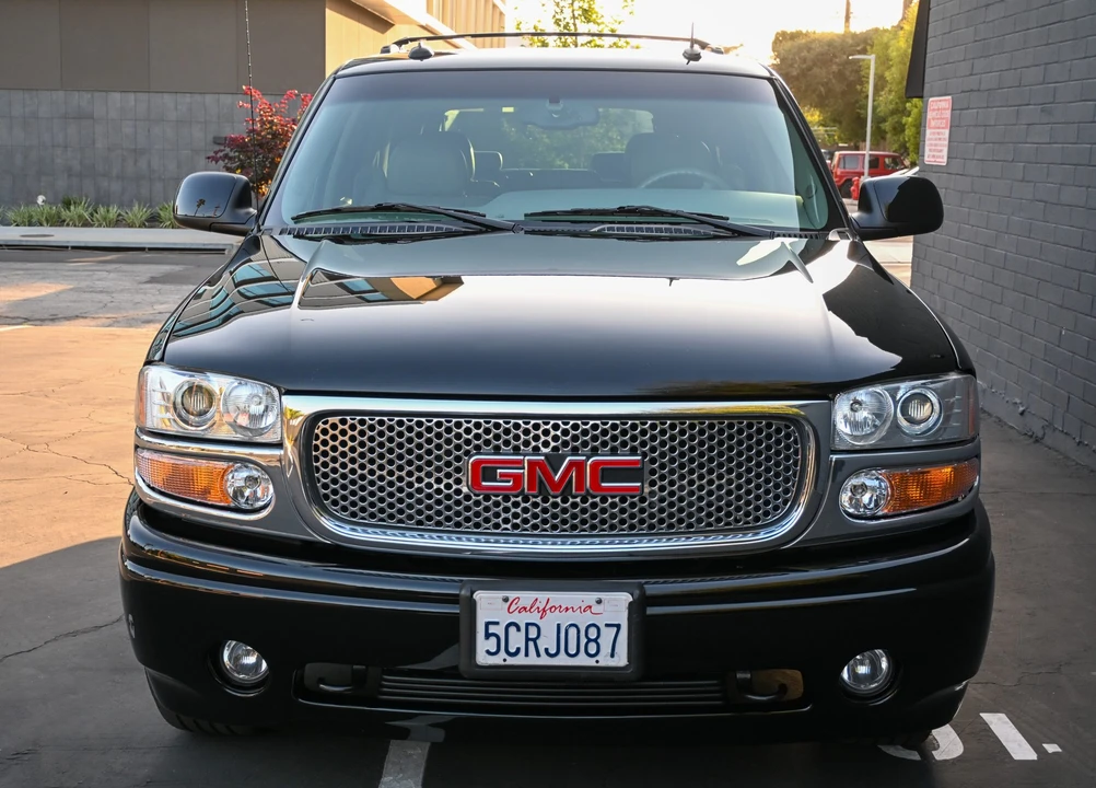 2003 GMC Yukon 2nd Gen - Image 29 of 31