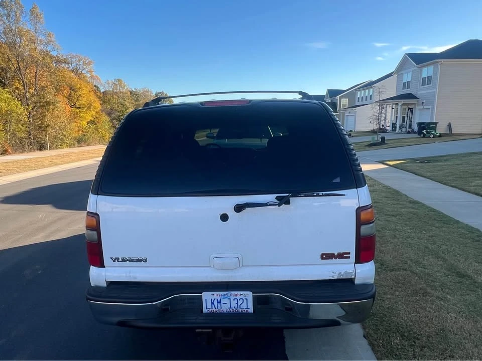 2003 GMC Yukon 2nd Gen - Image 2 of 7