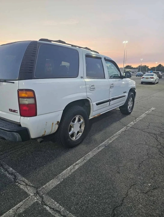 2003 GMC Yukon 2nd Gen - Image 3 of 11