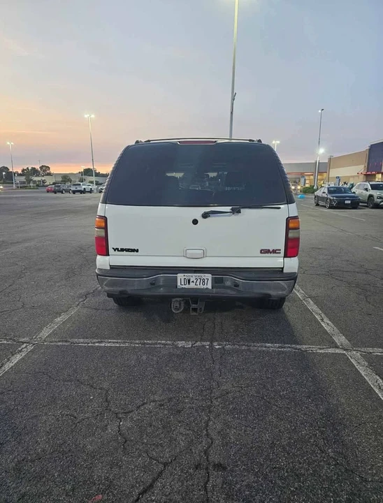 2003 GMC Yukon 2nd Gen - Image 4 of 11