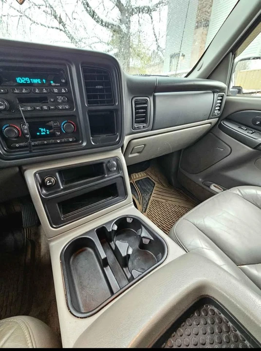 2003 GMC Yukon 2nd Gen - Image 5 of 11