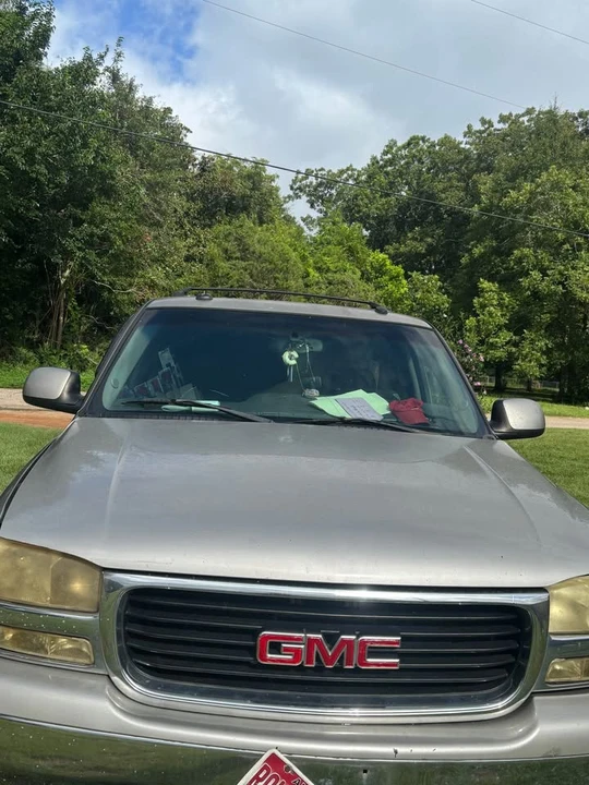 2003 GMC Yukon 2nd Gen - Image 3 of 4