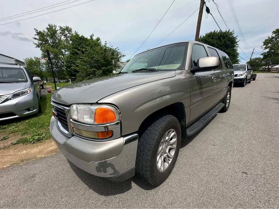 2003 GMC Yukon 2nd Gen - Image 2 of 14