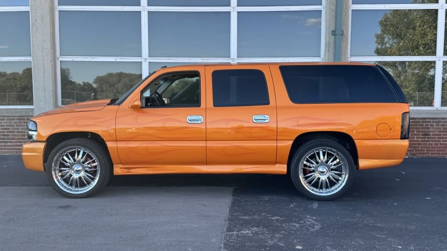 2003 GMC Yukon 2nd Gen - Image 2 of 10