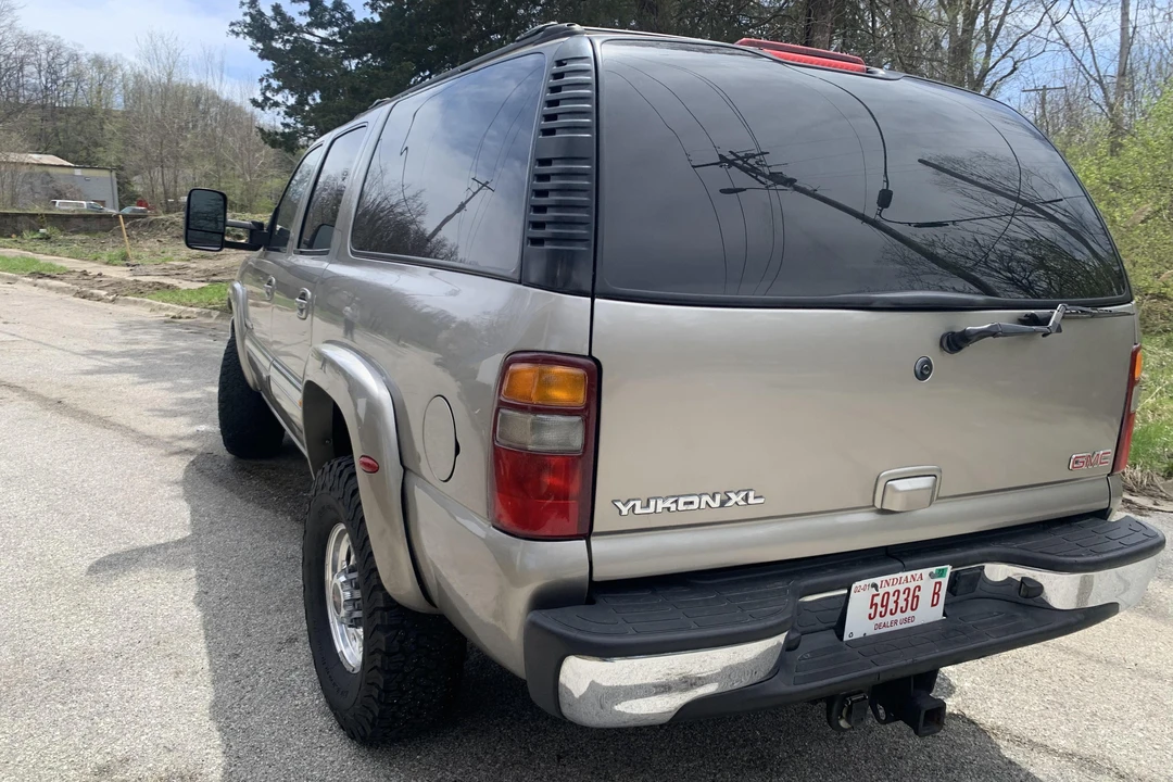2003 GMC Yukon 2nd Gen - Image 18 of 31