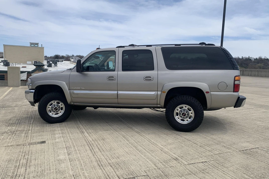 2003 GMC Yukon 2nd Gen - Image 8 of 31