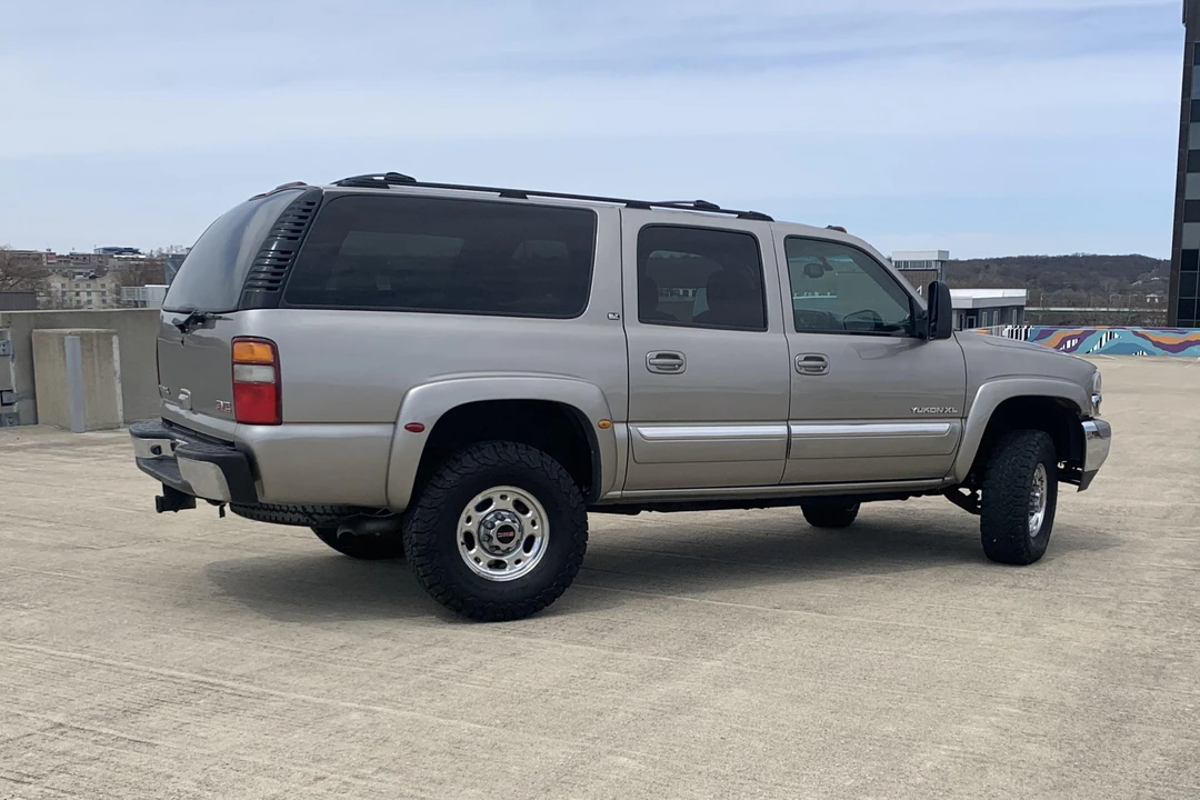 2003 GMC Yukon 2nd Gen - Image 12 of 31