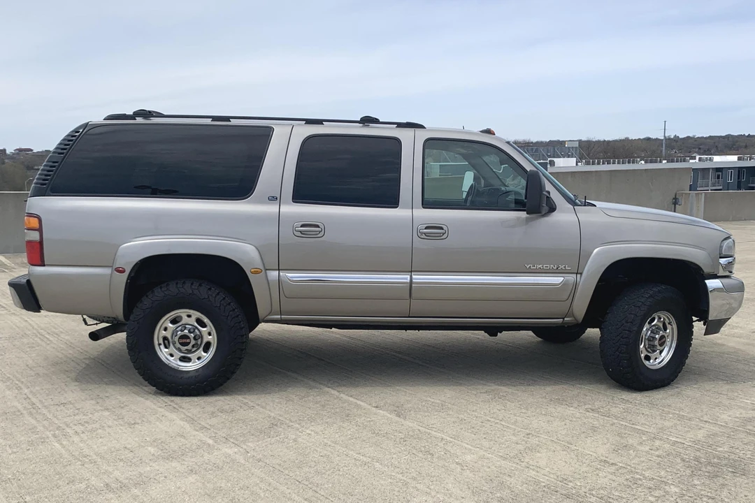 2003 GMC Yukon 2nd Gen - Image 3 of 31