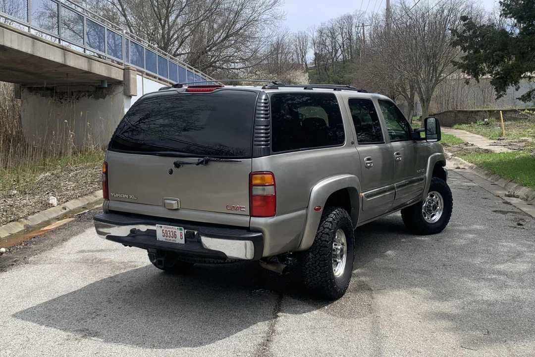 2003 GMC Yukon 2nd Gen - Image 19 of 31
