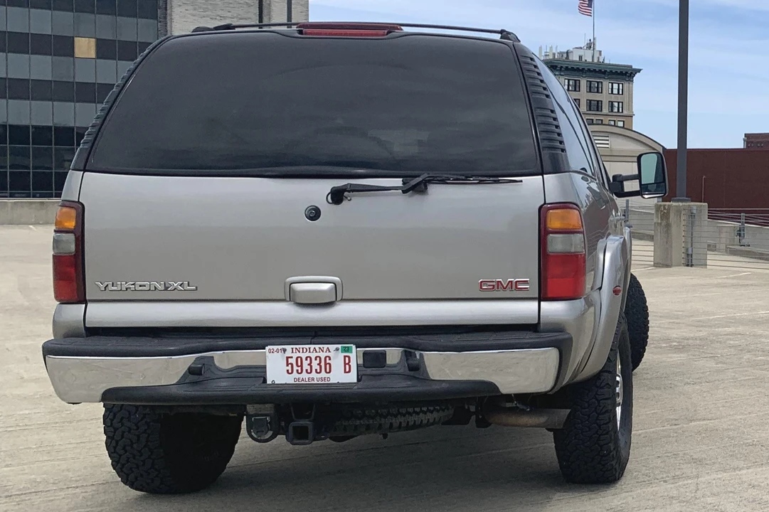 2003 GMC Yukon 2nd Gen - Image 5 of 31