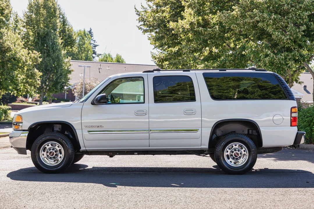 2003 GMC Yukon 2nd Gen - Image 5 of 31