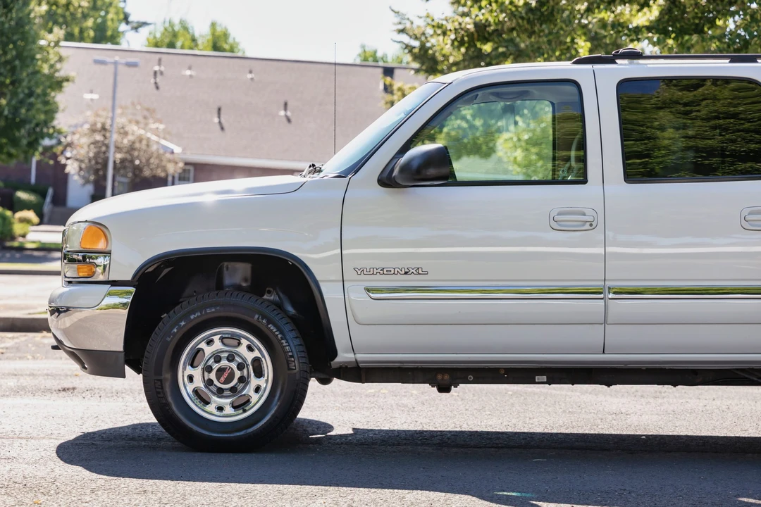 2003 GMC Yukon 2nd Gen - Image 29 of 31