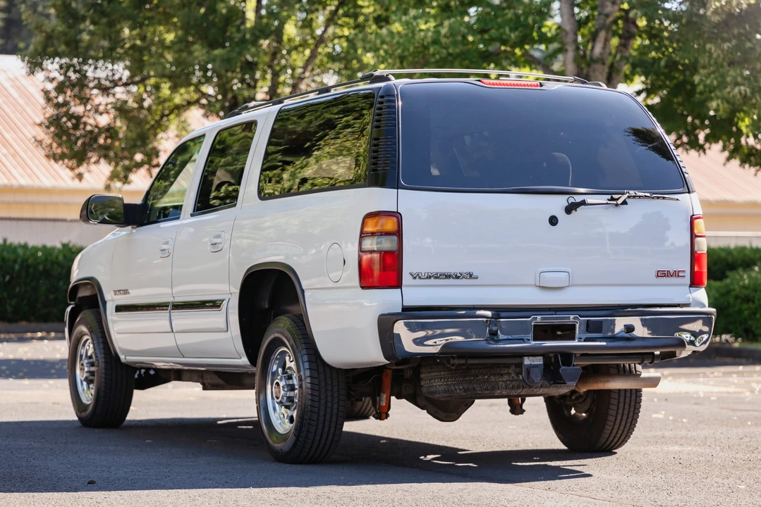 2003 GMC Yukon 2nd Gen - Image 8 of 31