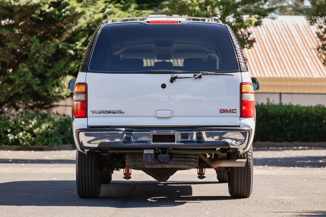2003 GMC Yukon 2nd Gen - Image 9 of 31