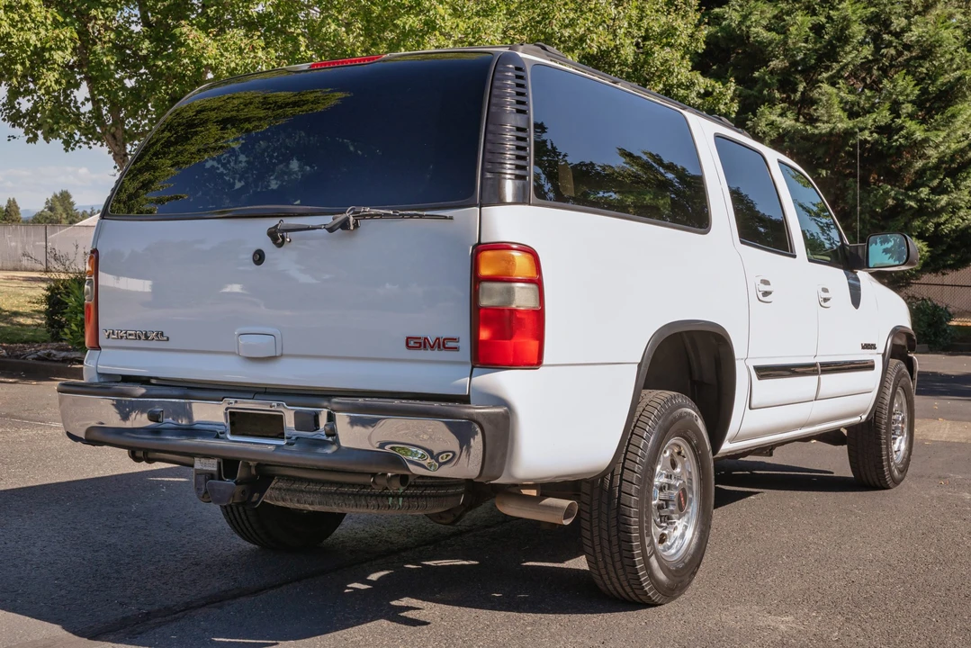 2003 GMC Yukon 2nd Gen - Image 11 of 31
