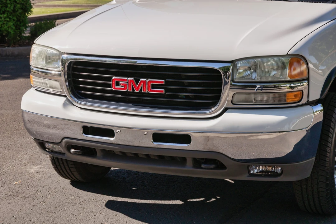 2003 GMC Yukon 2nd Gen - Image 26 of 31