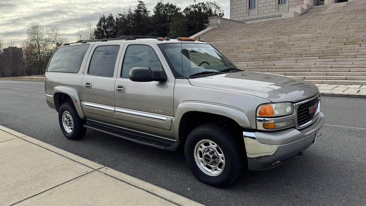 2003 GMC Yukon 2nd Gen - Image 3 of 31