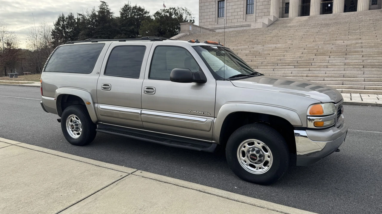 2003 GMC Yukon 2nd Gen - Image 4 of 31