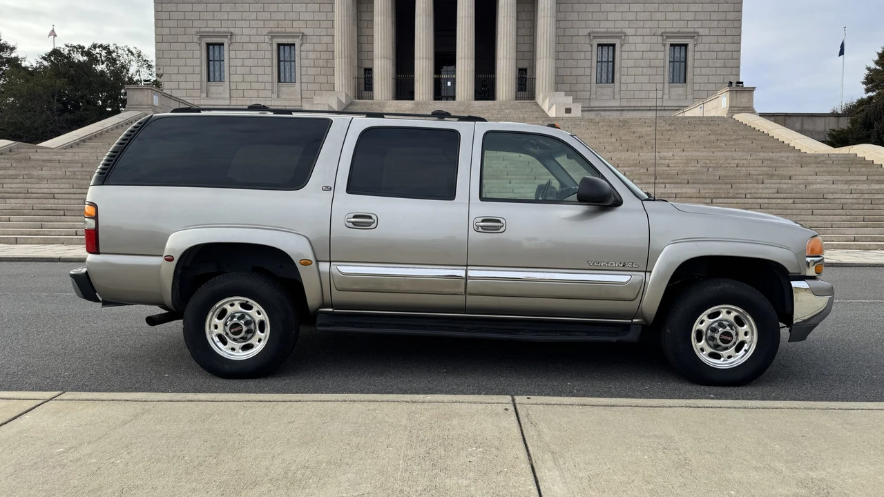 2003 GMC Yukon 2nd Gen - Image 6 of 31