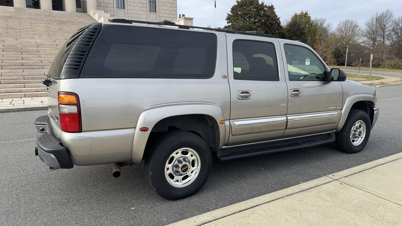 2003 GMC Yukon 2nd Gen - Image 7 of 31