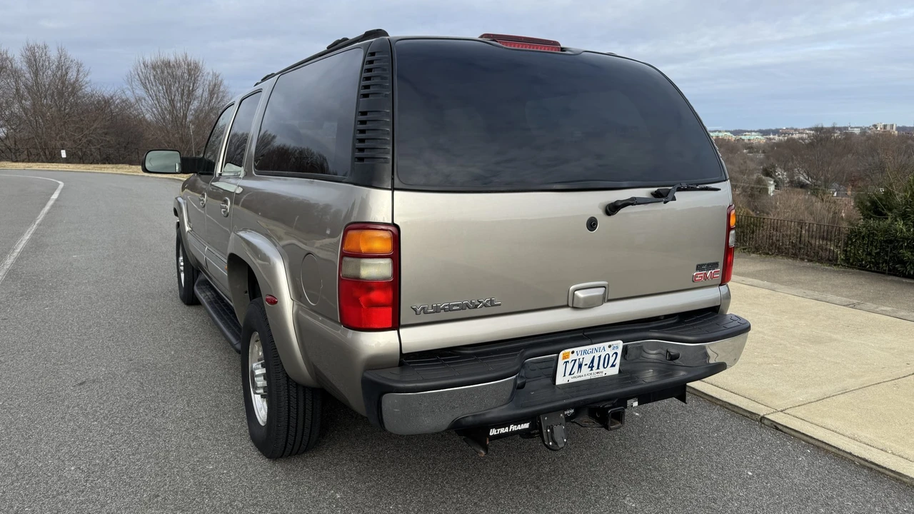 2003 GMC Yukon 2nd Gen - Image 11 of 31