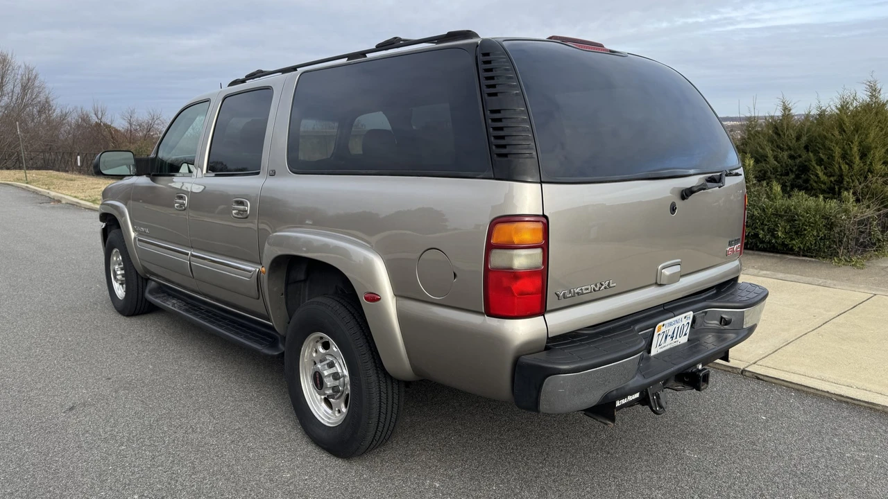 2003 GMC Yukon 2nd Gen - Image 12 of 31