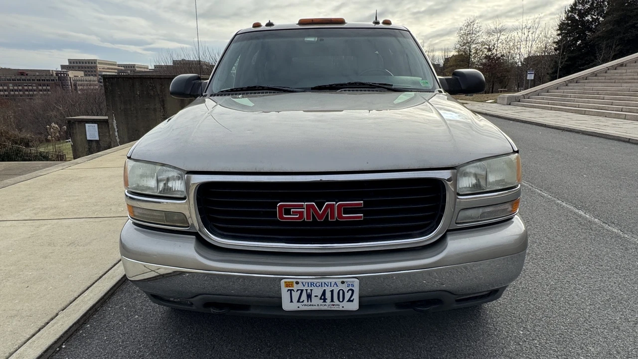 2003 GMC Yukon 2nd Gen - Image 19 of 31