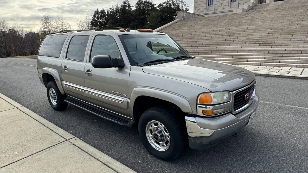 2003 GMC Yukon 2nd Gen - Image 23 of 31