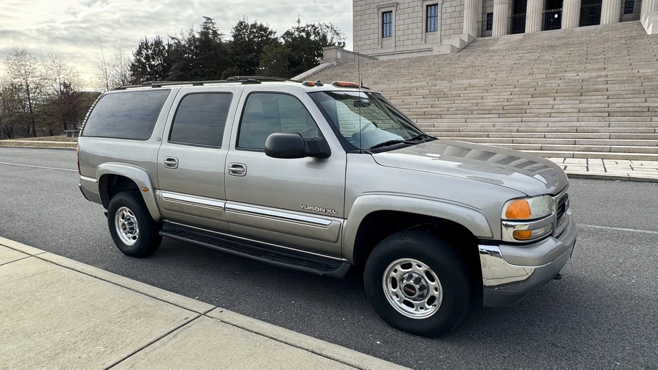 2003 GMC Yukon 2nd Gen - Image 24 of 31