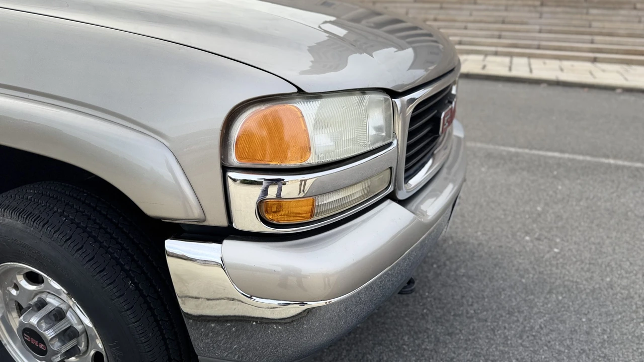 2003 GMC Yukon 2nd Gen - Image 25 of 31