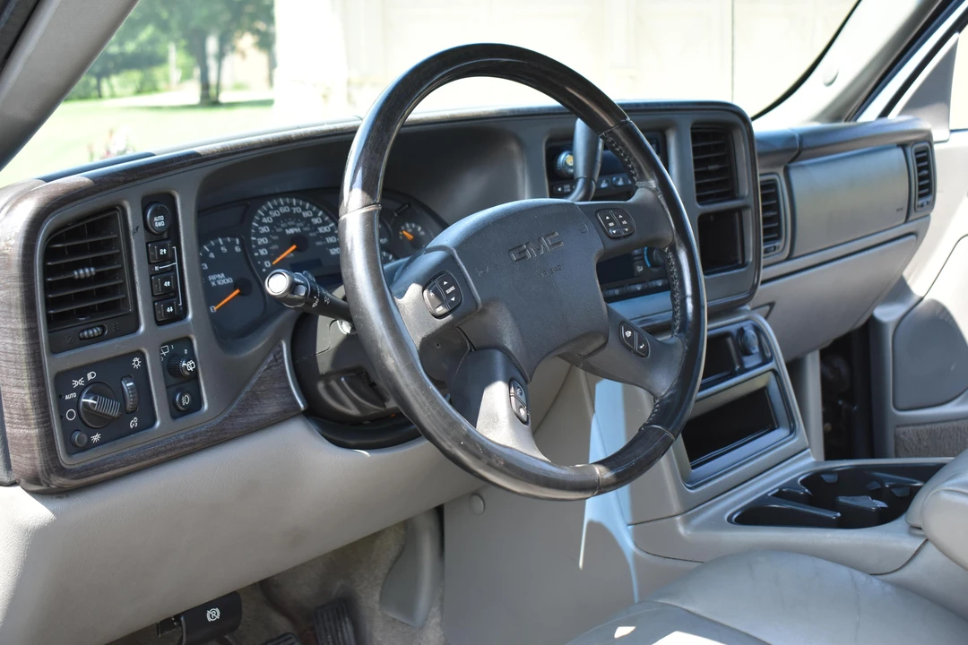 2003 GMC Yukon 2nd Gen - Image 31 of 31