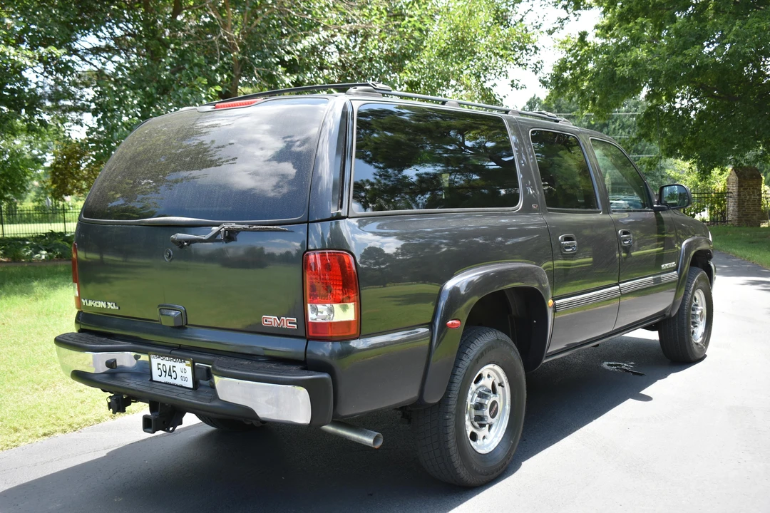 2003 GMC Yukon 2nd Gen - Image 11 of 31