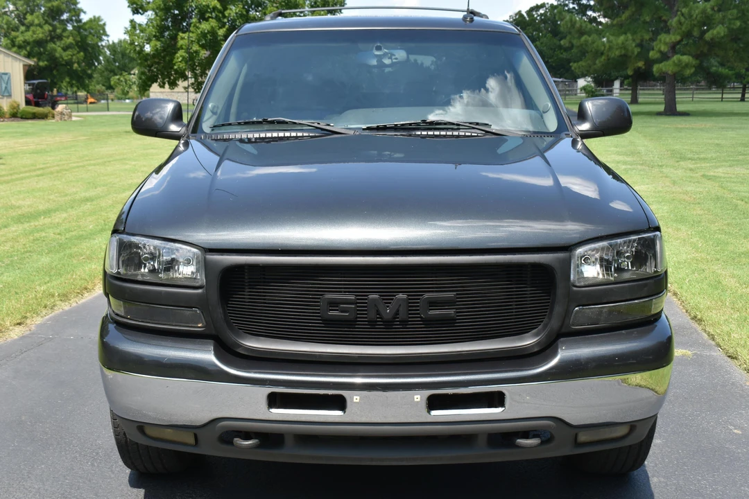 2003 GMC Yukon 2nd Gen - Image 2 of 31