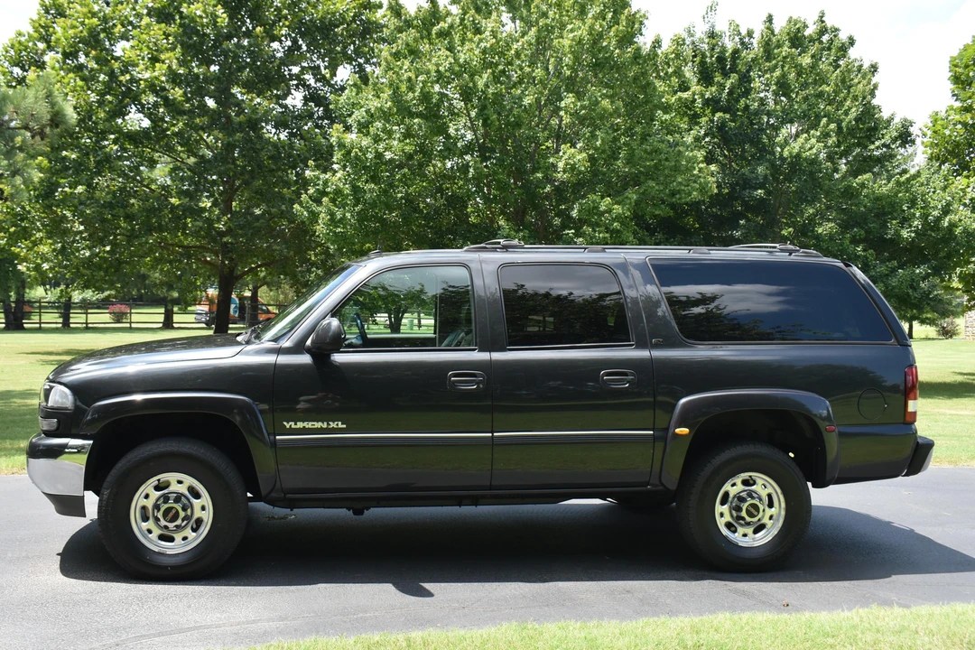 2003 GMC Yukon 2nd Gen - Image 3 of 31