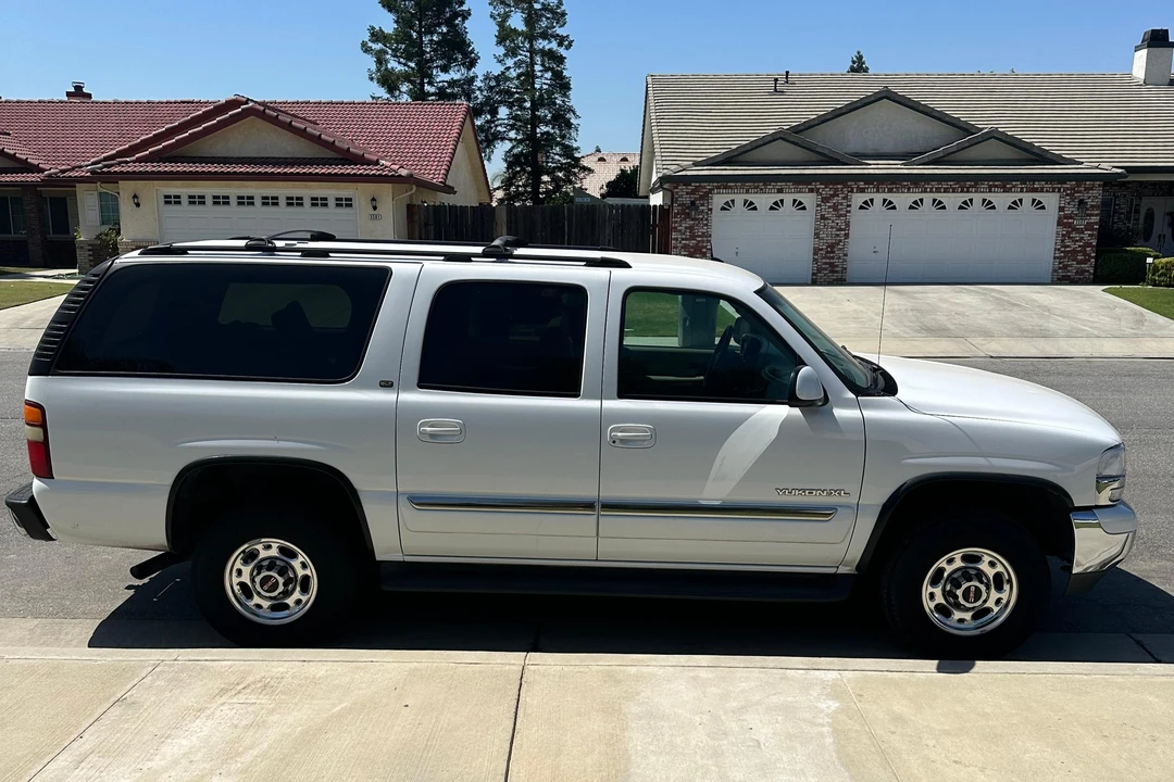 2003 GMC Yukon 2nd Gen - Image 14 of 31