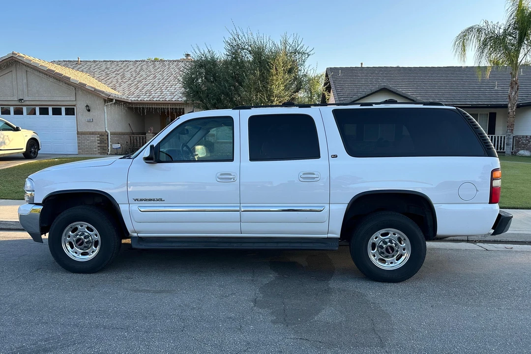 2003 GMC Yukon 2nd Gen - Image 9 of 31