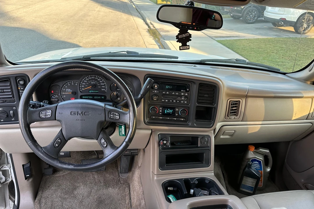 2003 GMC Yukon 2nd Gen - Image 29 of 31