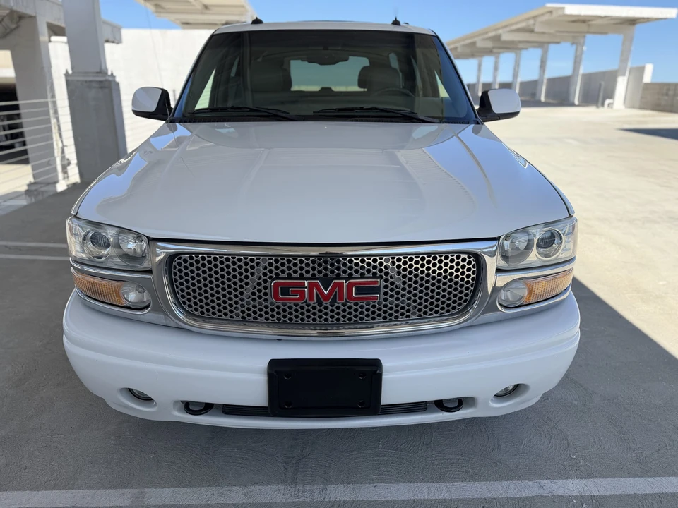 2003 GMC Yukon 2nd Gen - Image 2 of 31