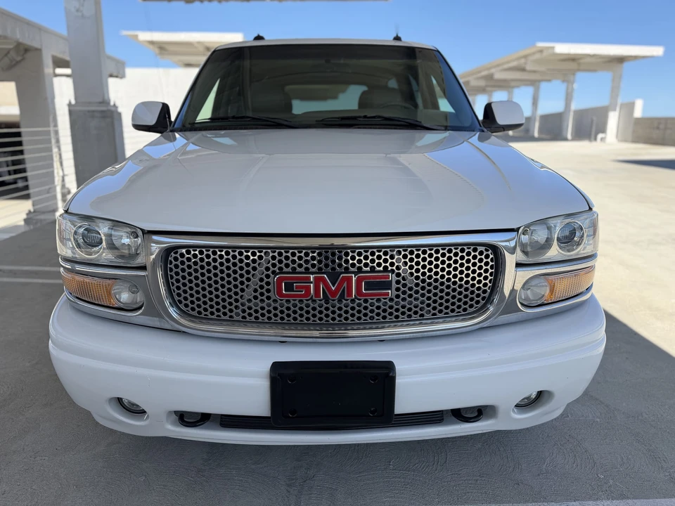 2003 GMC Yukon 2nd Gen - Image 3 of 31